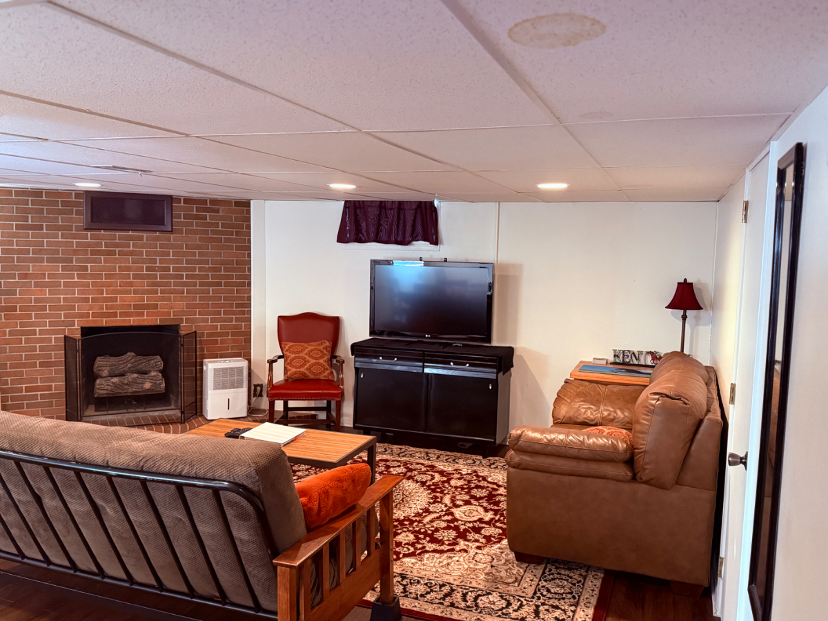 Two Bedroom Apartment Just Outside Park - Photo 4