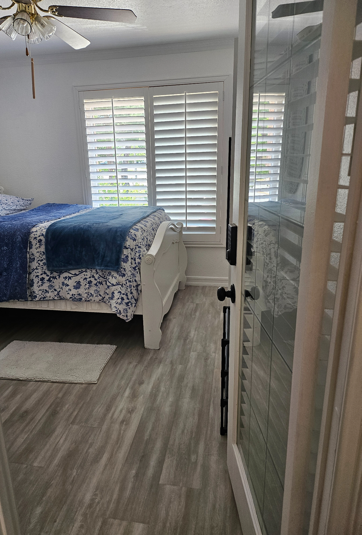 Room For Rent - Month-to-month rent is considered at an agreed higher rate ONLY for medical professionals / medical students.