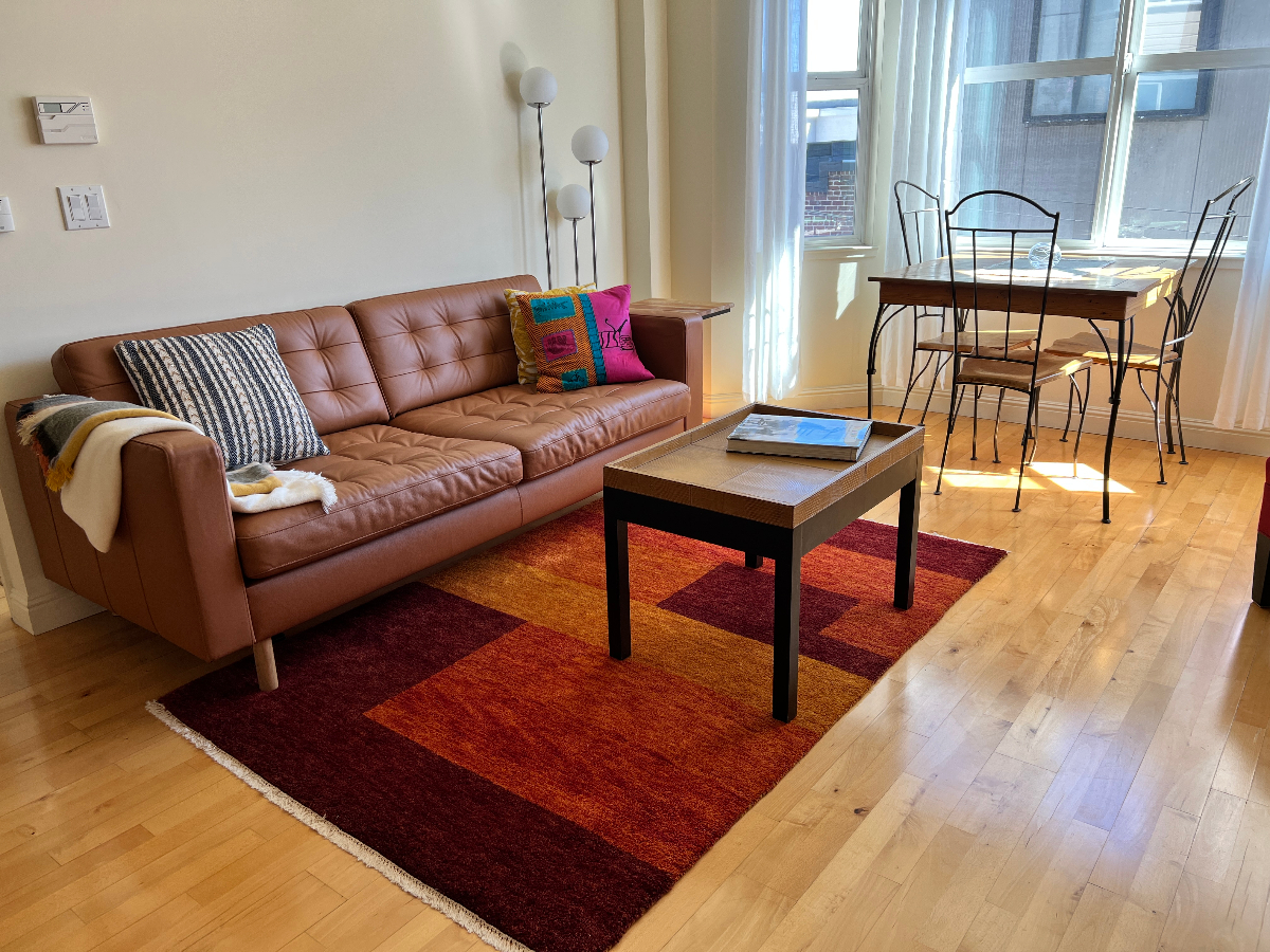 Light-filled Condo on a Quiet Street, Centrally Located in San Francisco - Parking Spot Included - Photo 3