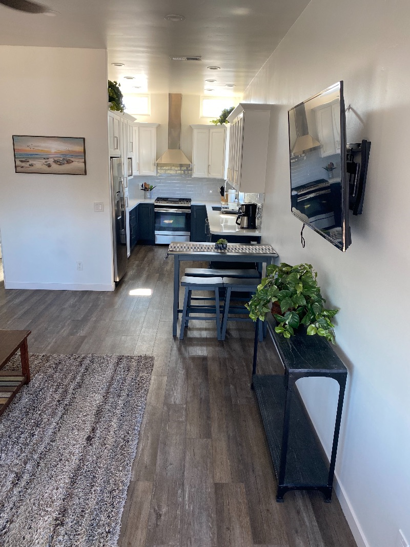 2 Bed/2 Bath excellent location with a view of Mission Bay - Photo 4