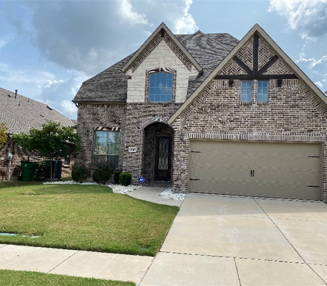 Large house with plenty of space. - Photo 1