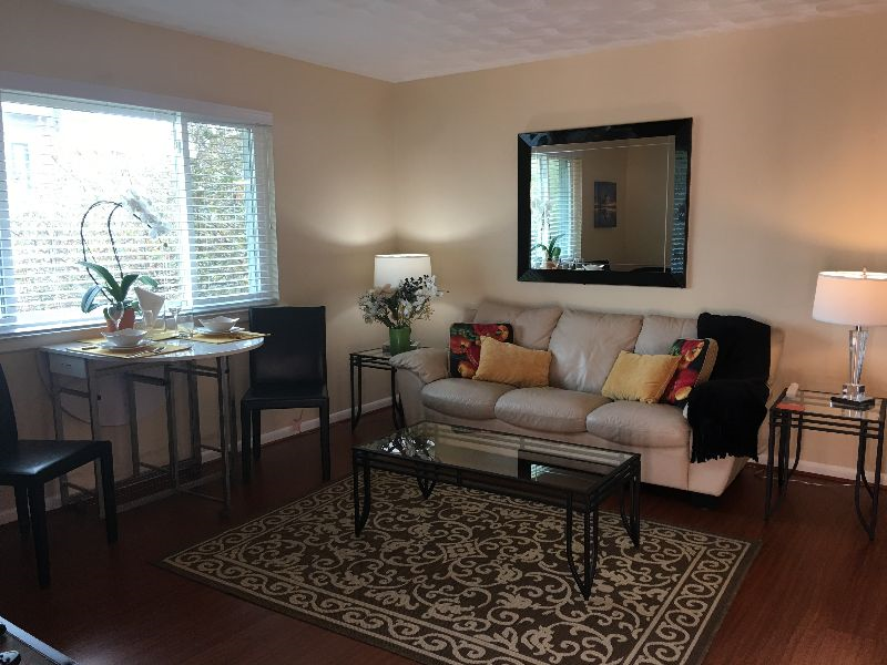 Uptown Bright 1 bd 4, WiFi, Parking, Safe Area