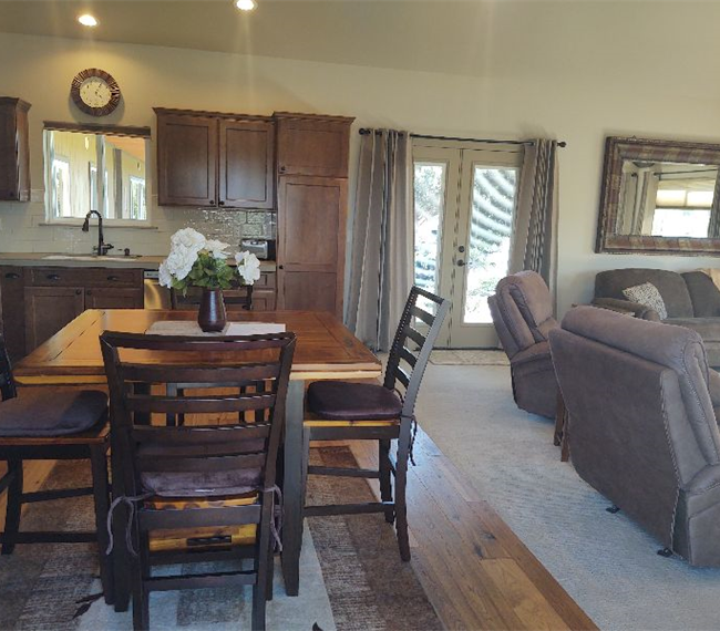 1000 sq. ft. guest house , Quiet, country, fully furnished one bedroom , located in SE BEND - Photo 4