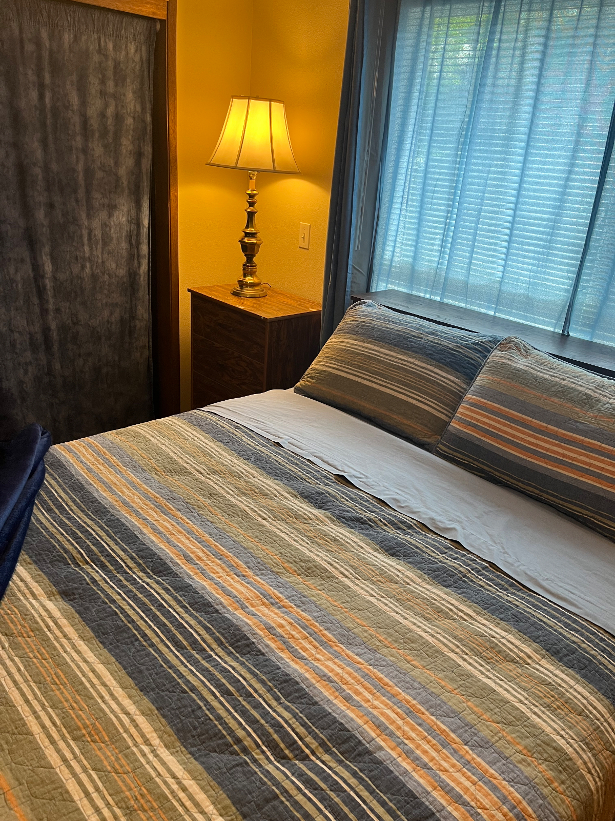 Comfortable & Private Bedroom with En-Suite bath