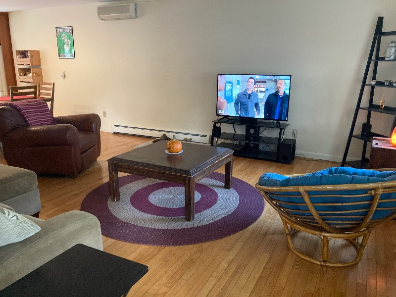Multiple private rooms available in an unbeatable location 5 minutes (1.5 miles) from UVM Medical Ce - Photo 7