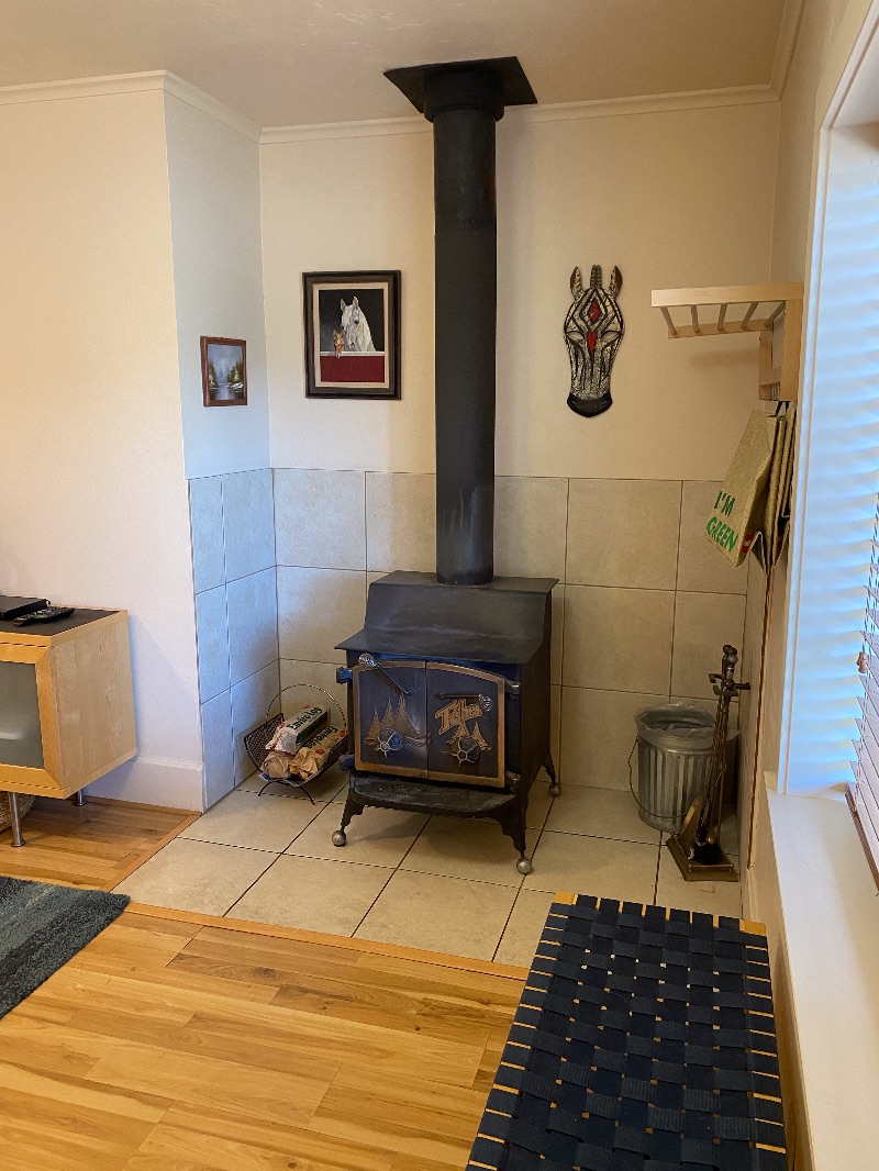 Cozy Bungalow near Downtown and Drake Park - Photo 4