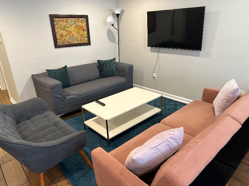 Renovated 2 bed/2 full bath with PRIVATE ENTRANCE, outdoor patio in central DC neighborhood - Photo 7