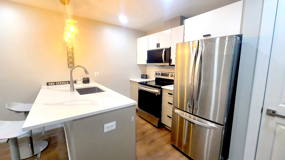 The Suites at Bloomingdale - Photo 3