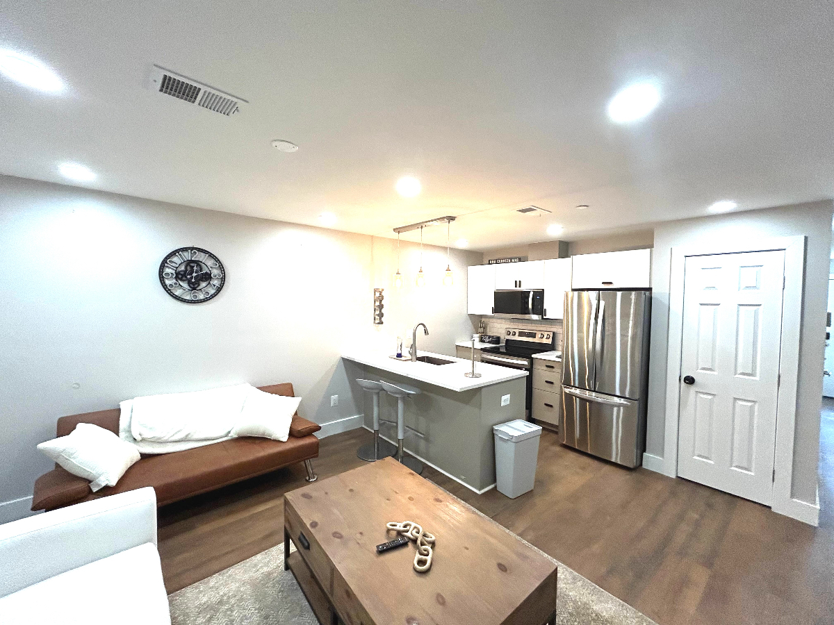 The Suites at Bloomingdale - Photo 5