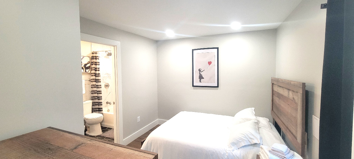 The Suites at  Bloomingdale - Photo 6
