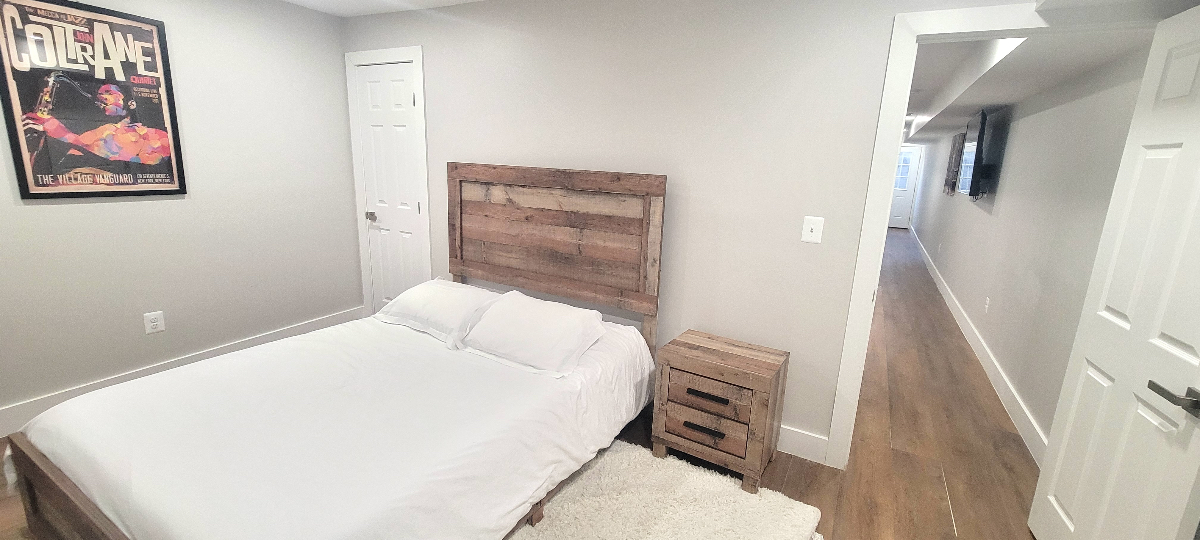 The Suites at  Bloomingdale - Photo 9