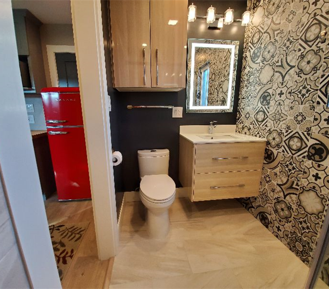 Updated Quiet Studio with Private Entrance ... - Photo 6