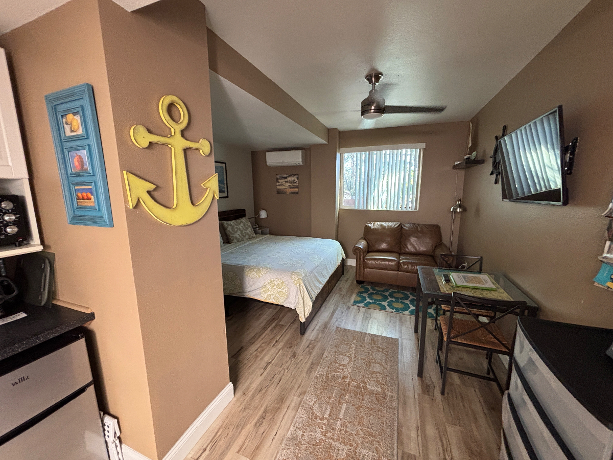 Beautiful Garden Suite - Photo 1