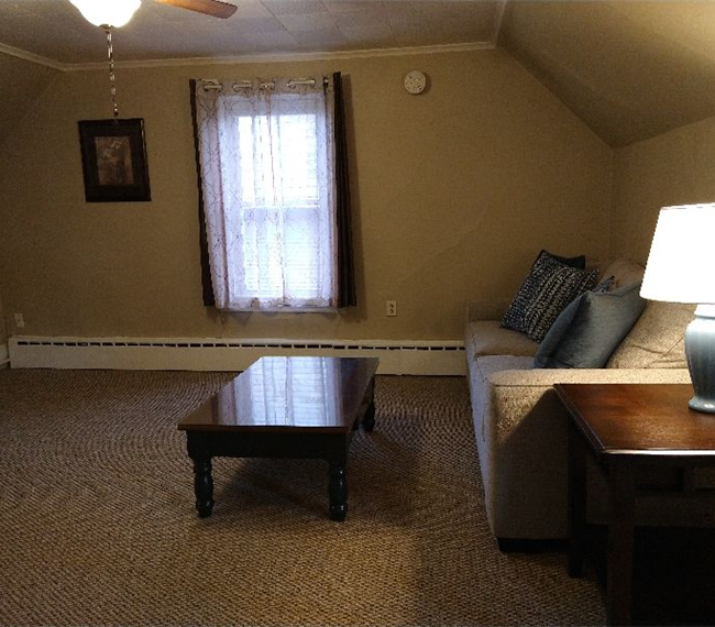 TRAVELING  NURSES-UPSTAIRS UNIT-NO PETS - Photo 12