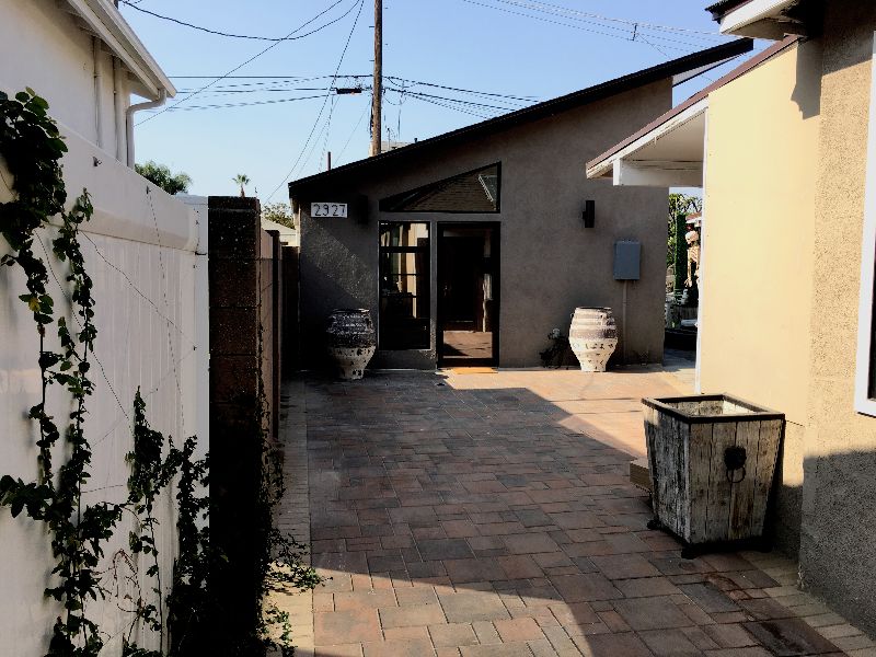 Luxury Westside Village Guest House - Photo 2