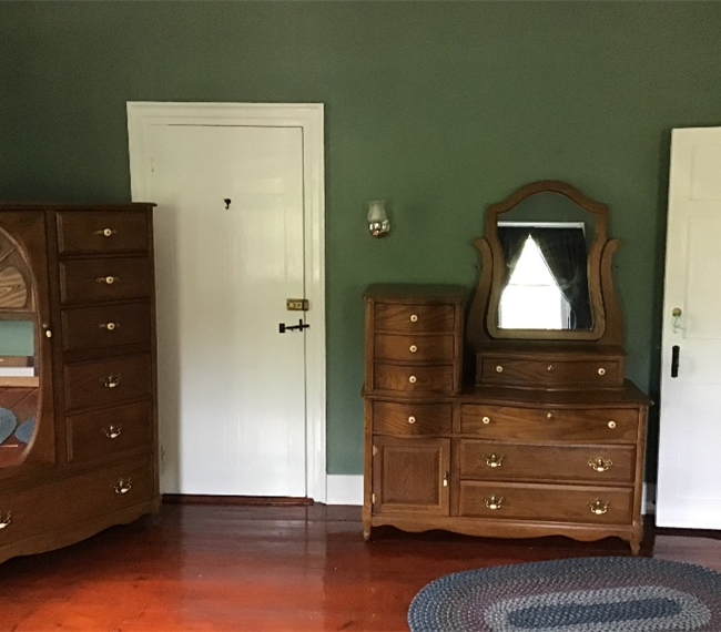 Spacious Apartment in Taftsville Village - Photo 4