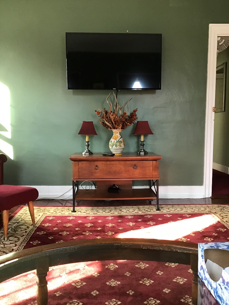 Spacious Apartment in Taftsville Village - Photo 5