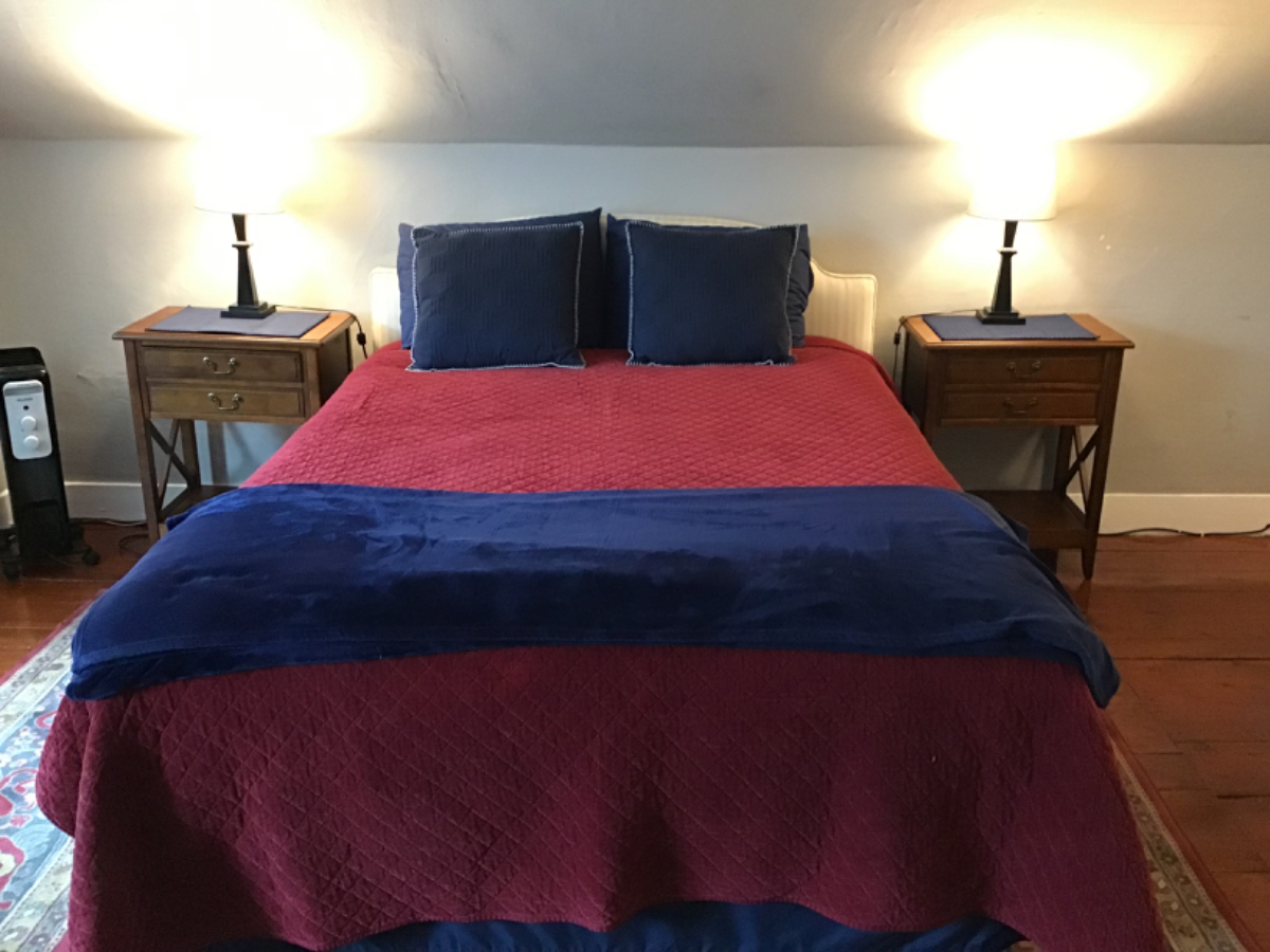 Spacious Apartment in Taftsville Village - Photo 10