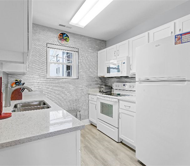 OCEANFRONT 2 BEDROOM 2 BATH CONDO -BEACH BLISS - Photo 6