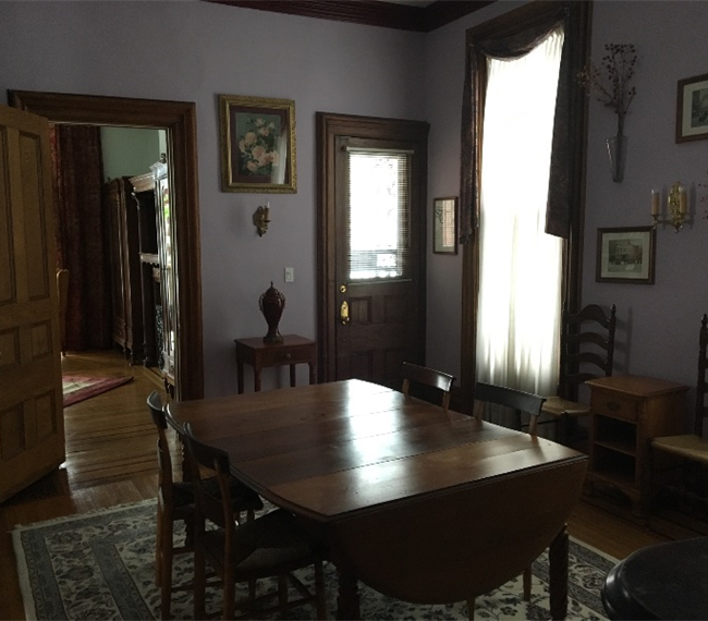 Medical Campus/Allentown furnished one bedroom apartment in historic home - Photo 7