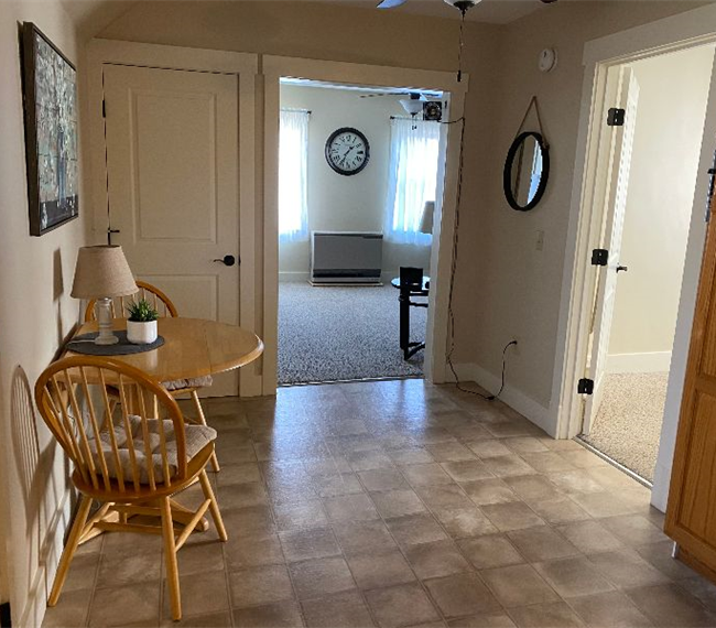 Spacious 1 Bedroom Apartment - Photo 3