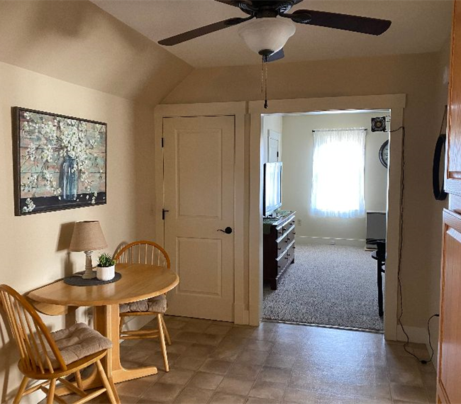 Spacious 1 Bedroom Apartment - Photo 4