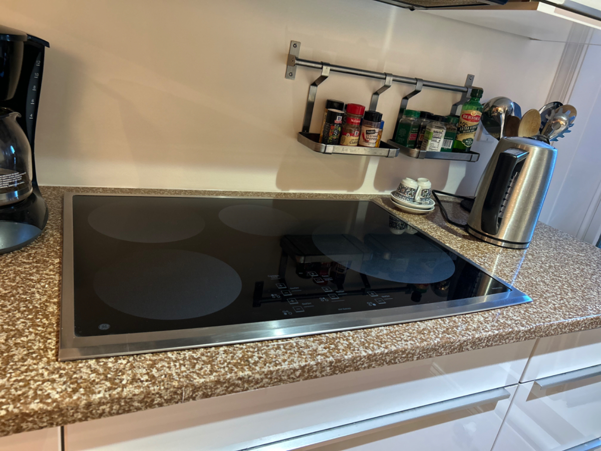 One Bedroom with Home Office 1000 square feet Flat in Adams Morgan. - Photo 8