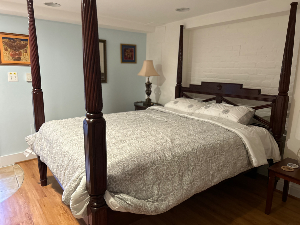 One Bedroom with Home Office 1000 square feet Flat in Adams Morgan. - Photo 12