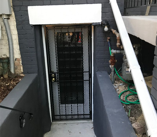 Shaw Neighborhood  Apartment - Centrally Located - Photo 9