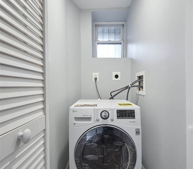 Shaw Neighborhood  Apartment - Centrally Located - Photo 8