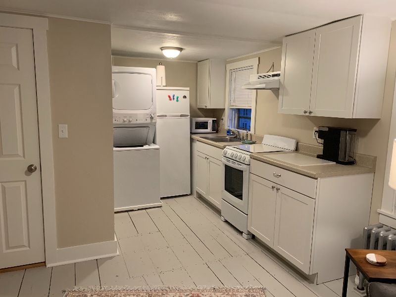 Vermont Cozy 1-bd, Apt 3 - Photo 3