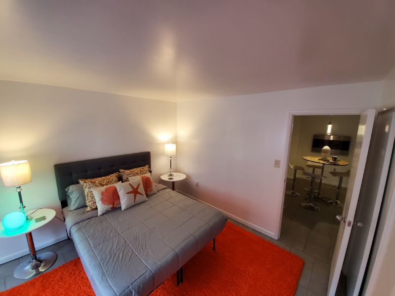 412B Wifi -Smart TV- Free Parking- Turn-Key - Washer/Drier on site - No Pets B7