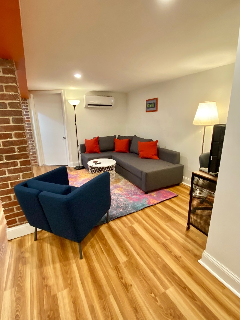 Your Cozy and Quiet Oasis in the City - Photo 3