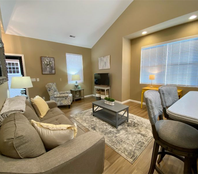 Gorgeous, fully furnished, one-bedroom apartment minutes from Charleston's conveniences and major ho - Photo 2