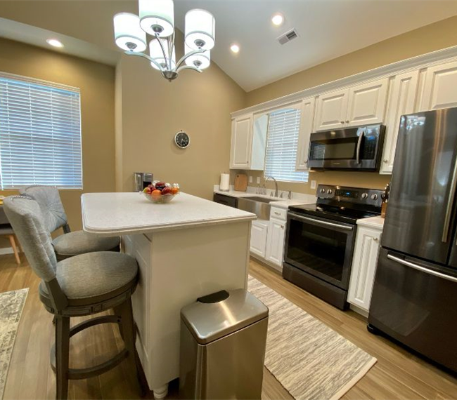 Gorgeous, fully furnished, one-bedroom apartment minutes from Charleston's conveniences and major ho - Photo 11