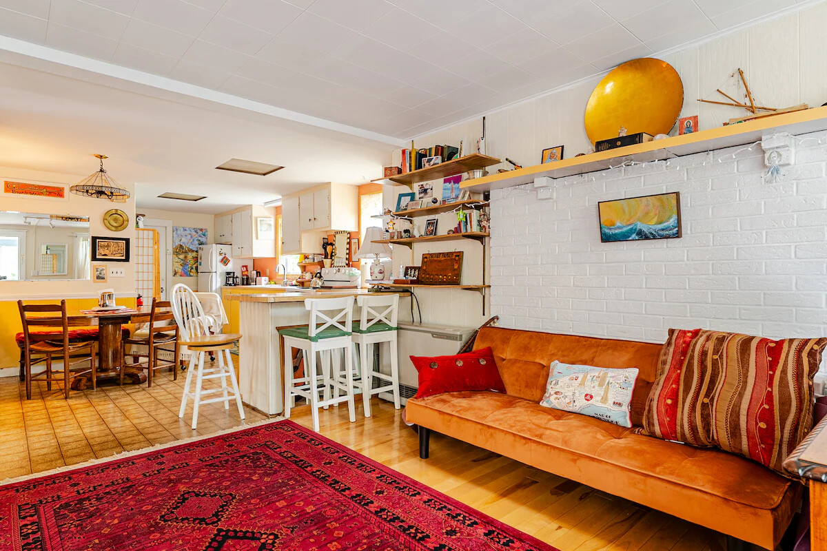 Charming Old North End Bungalow - Photo 9