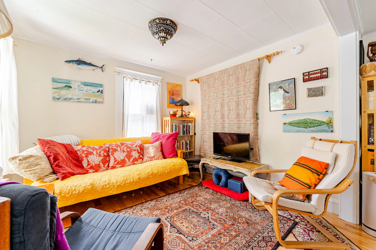 Charming Old North End Bungalow - Photo 8
