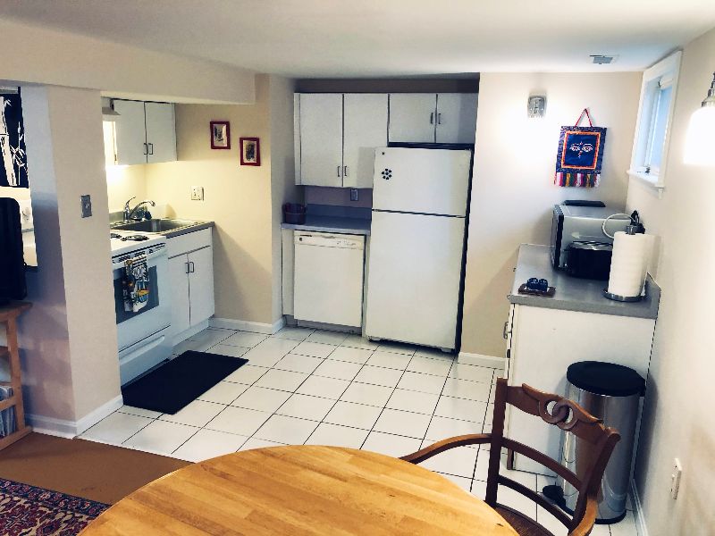 Cozy, Comfortable, and Conveniently Located 1 Bedroom English Basement - Photo 5