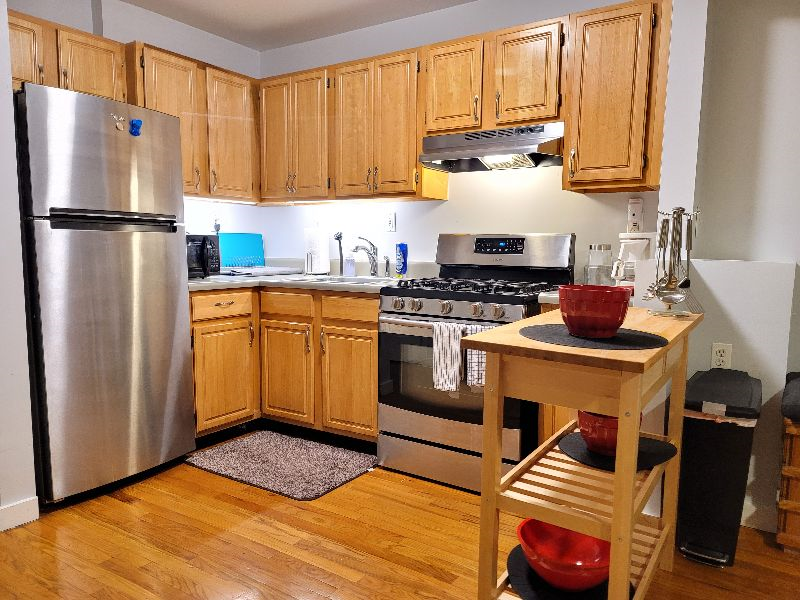 SWEET SPOT, CLOSE TO EVERYTHING, EnSUITE W/D, ENTIRE APT , PRVT ENTRANCE, HUGE OUTDOOR SPA - Photo 5