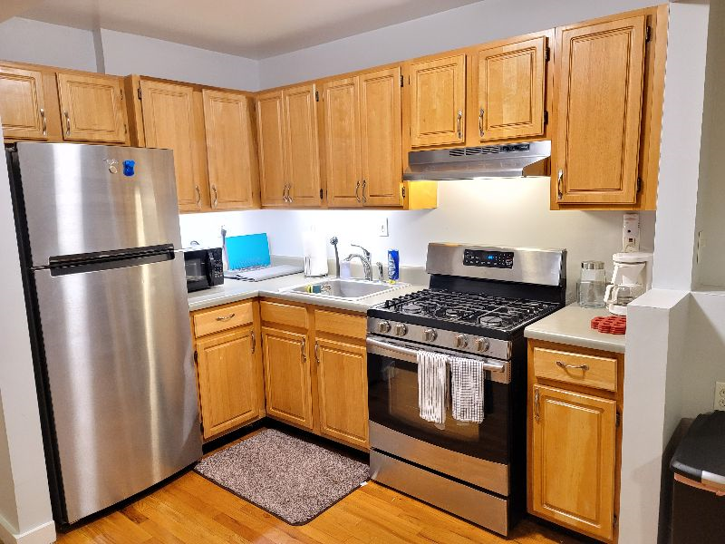 SWEET SPOT, CLOSE TO EVERYTHING, EnSUITE W/D, ENTIRE APT , PRVT ENTRANCE, HUGE OUTDOOR SPA - Photo 1