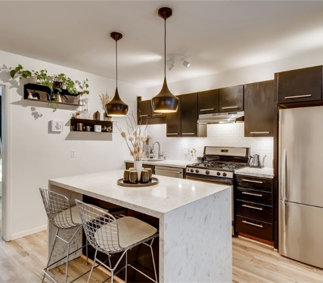 Sleek 1 BR Condo in Charming Mission Hills - Photo 3