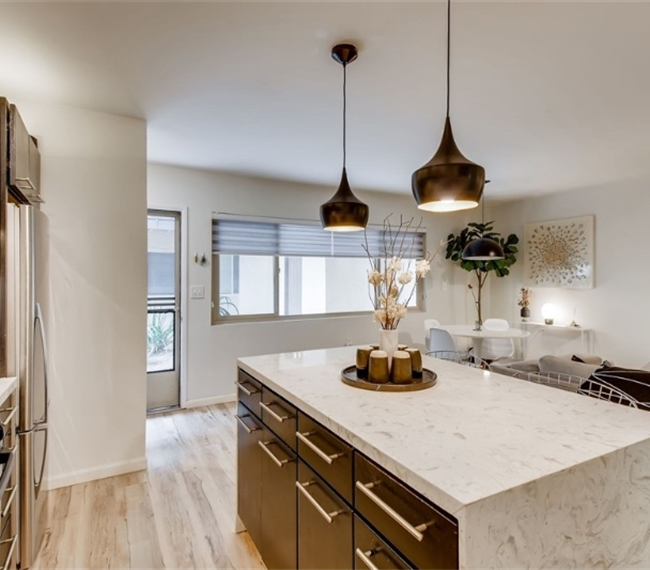 Sleek 1 BR Condo in Charming Mission Hills - Photo 6