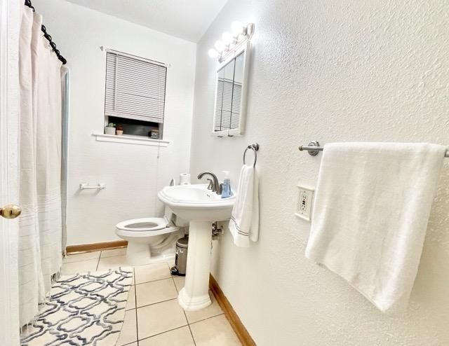 Lovely  Charming 3BD Home in a Prized Location - Photo 12