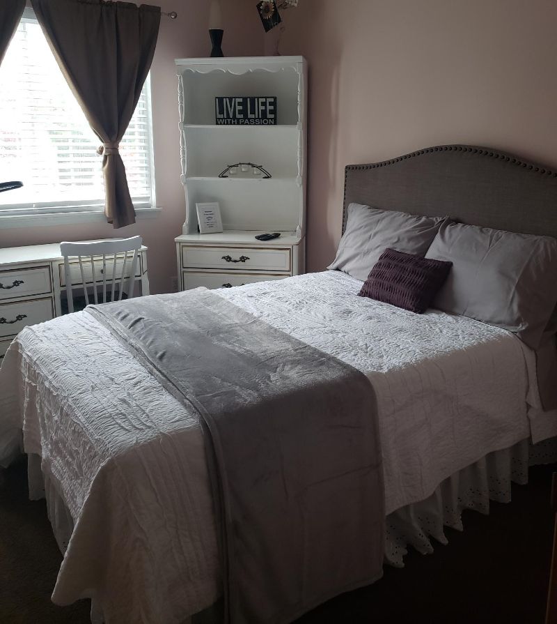 Comfy bedroom near downtown