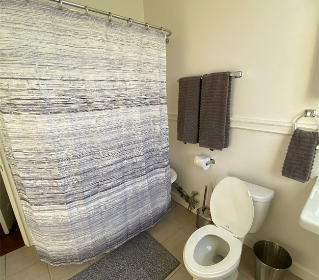 Brand new studio in cute, quiet neighborhood! - Photo 6