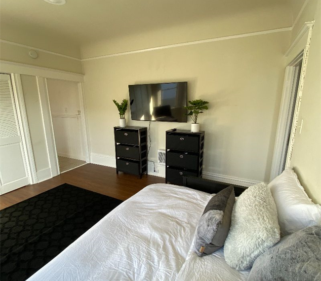 Brand new studio in cute, quiet neighborhood! - Photo 4