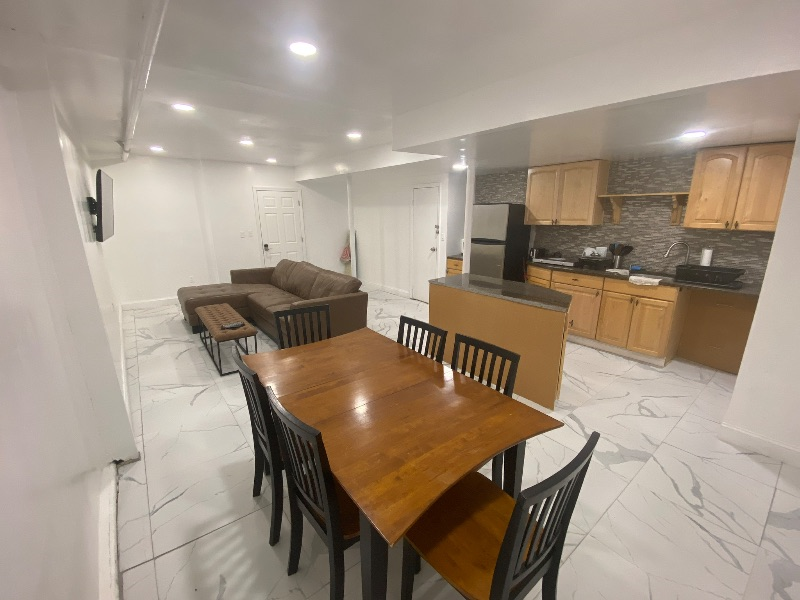 Ridgewood 2BR/1BTH in Brownstone - Photo 7