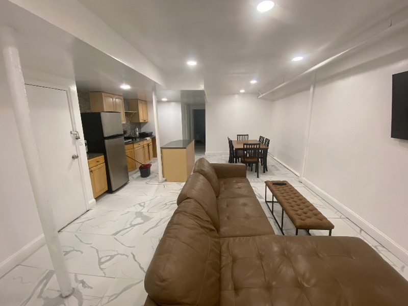 Ridgewood 2BR/1BTH in Brownstone - Photo 10