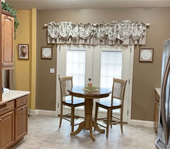 Cozy, quiet 3 bedroom home in Morningside Estates within 4 miles of both local hospitals. - Photo 7