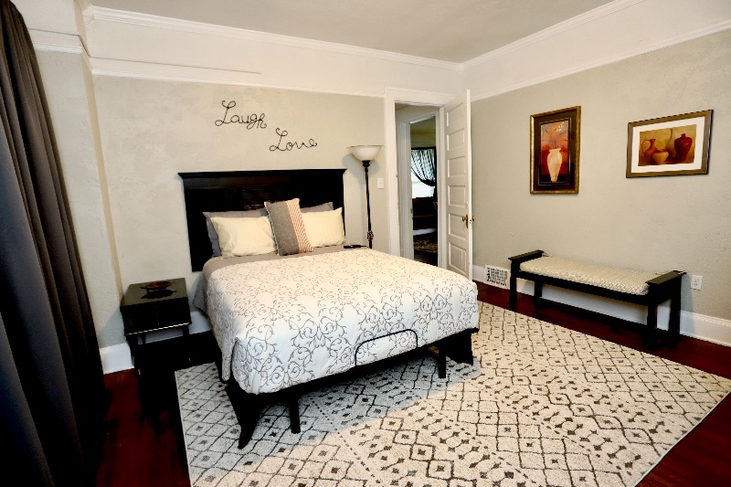 Charming, comfortable and Cozy...